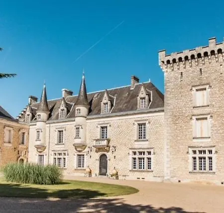 The Coach House, Chateau De La Couronne アパート Marthon