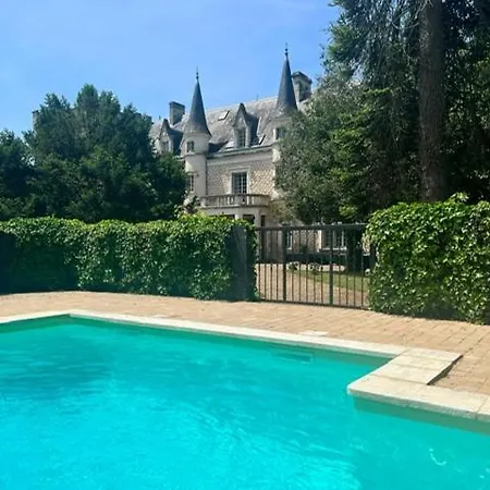 The Coach House, Chateau De La Couronne Marthon