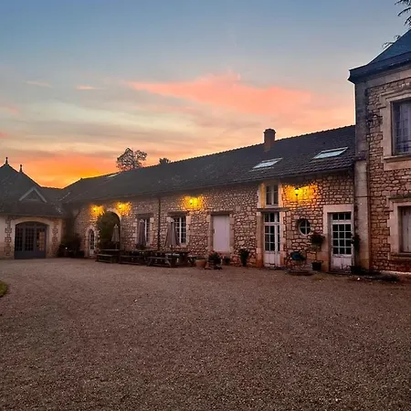 The Coach House, Chateau De La Couronne * Marthon